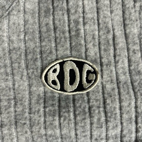 Urban Outfitters Ultra-Crop Sweater Vest Size S - Picture 4 of 5